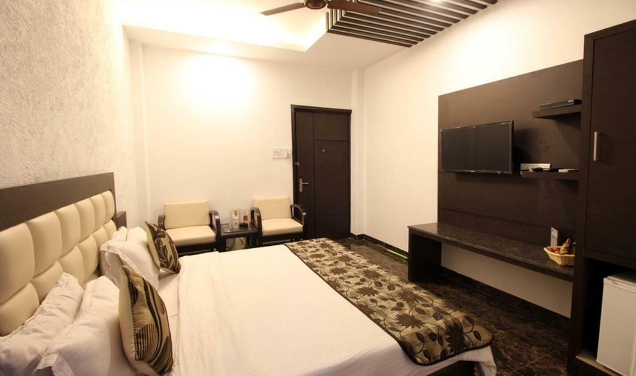 Arihant Inn-Near Blk Hospital Nueva Delhi Exterior foto